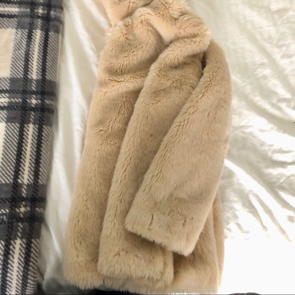 zara faux fur jacket with fur hood - Picture 2 of 2